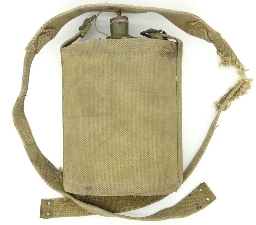 Canada, WWII - P37 Canteen and Harness 1939