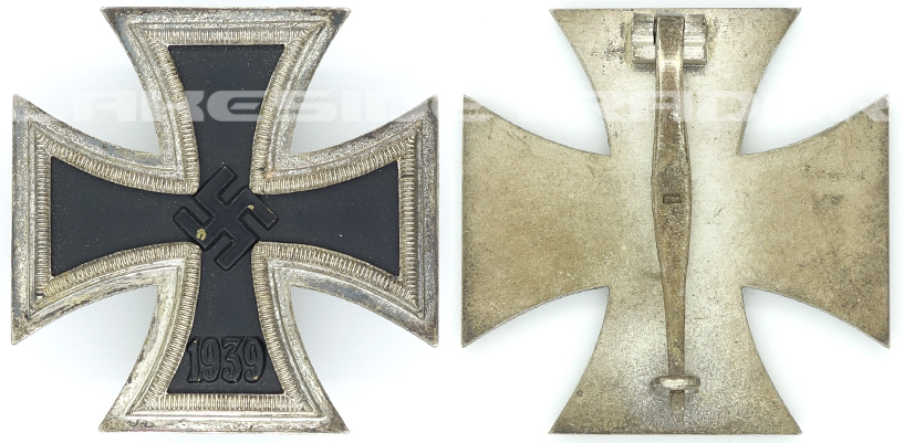 Cased 1st Class Iron Cross by 15