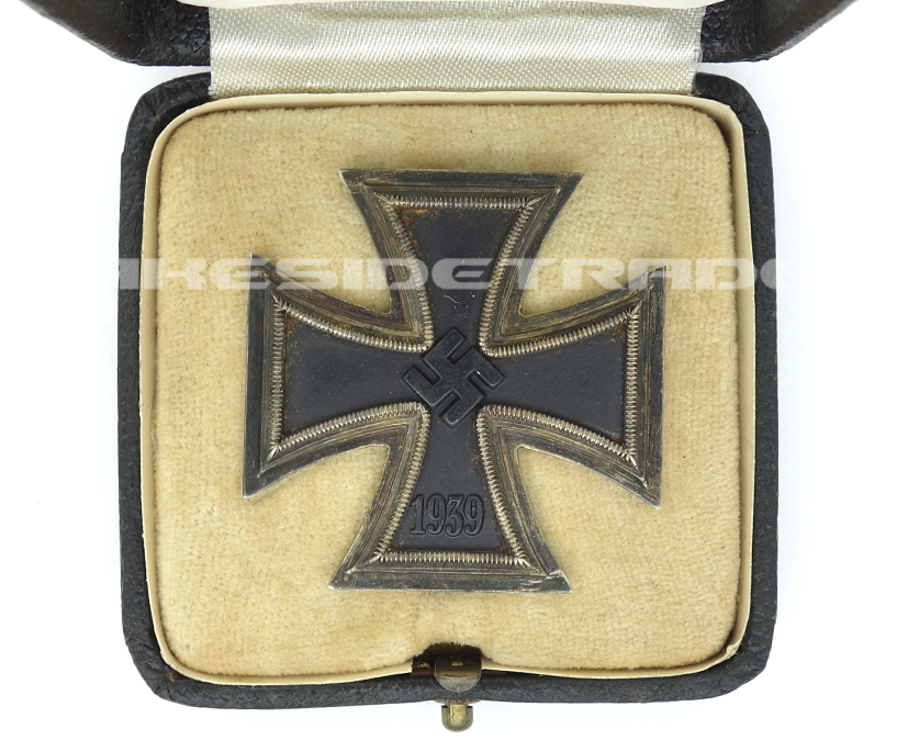 Cased 1st Class Iron Cross by Rudolf Souval