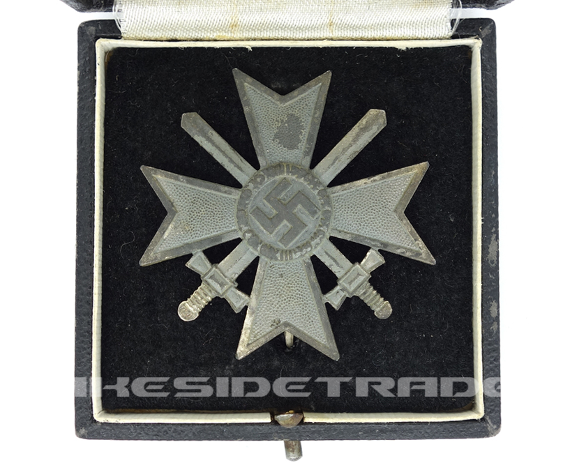 Cased 1st Class War Merit Cross with Swords by 3