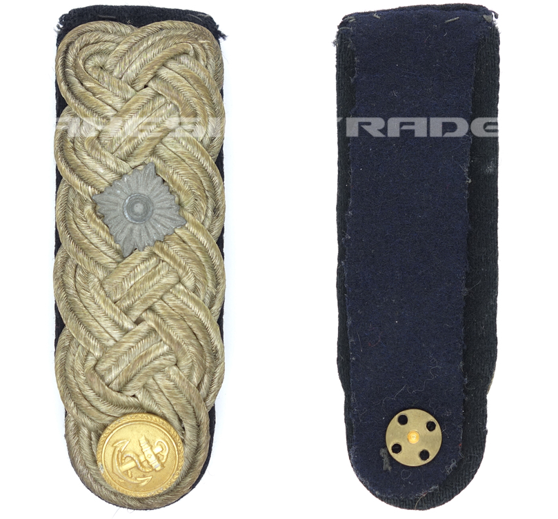 Kreigsmarine Fregattenkapitan Shoulder Board